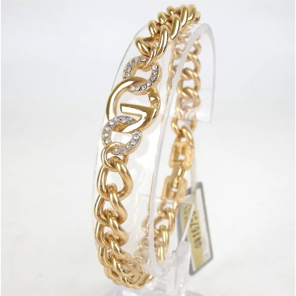 NWT GIVENCHY Signature Bracelet ✨🤩🔥